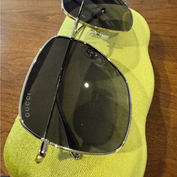 Gucci Sunglasses - Picture 4 of 7